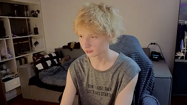 Your avatar online show from 10-08-25, 06:05