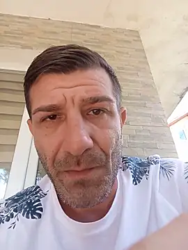 Snapshot of Alexdaniel89 chatting on 06-16-26, 11:35 Alexdaniel89 online show from 06-16-26, 11:35