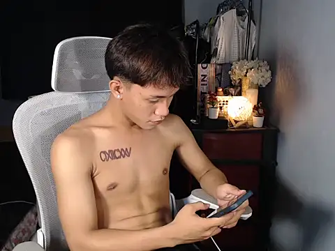 naughtyboyloy 0 online show from 02-21-26, 05:25