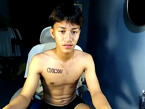 Snapshot of naughtyboyloy_0 chatting on 05-07-26, 06:13 naughtyboyloy 0 online show from 05-07-26, 06:13