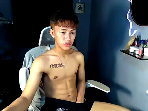 Snapshot of naughtyboyloy_0 chatting on 05-25-26, 06:47 naughtyboyloy 0 online show from 05-25-26, 06:47