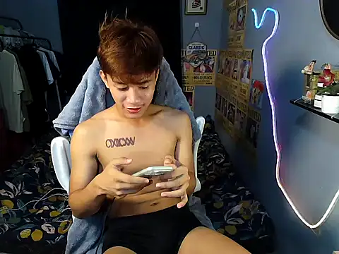 naughtyboyloy 0 online show from 07-04-26, 05:41
