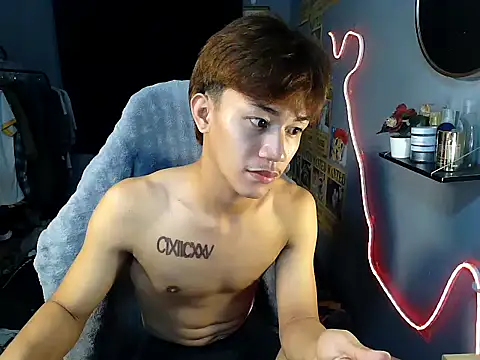naughtyboyloy 0 online show from 07-13-26, 06:44
