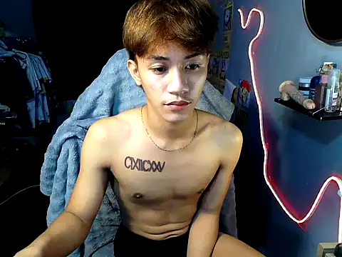 naughtyboyloy 0 online show from 07-17-26, 06:57
