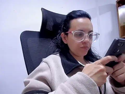 Snapshot of dalila_macherano1 chatting on 09-25-25, 07:17 dalila macherano1 online show from 09-25-25, 07:17