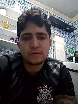 Snapshot of Picademel2525 chatting on 05-13-26, 05:43 Picademel2525 online show from 05-13-26, 05:43