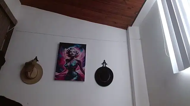 Crystal Star  online show from 03-12-26, 12:44