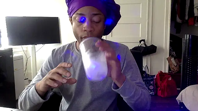 Diodre Benyoon online show from 12-18-25, 08:37