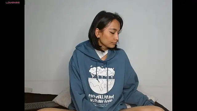 Gia Lee online show from 01-14-26, 02:50