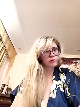 Crystal00Girl online show from 10-23-25, 07:56