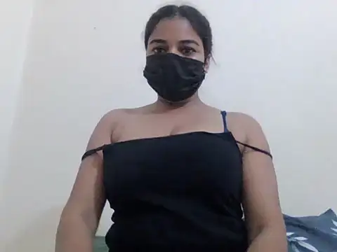 Snapshot of Little_toy_girl chatting on 05-28-26, 07:49 Little toy girl online show from 05-28-26, 07:49