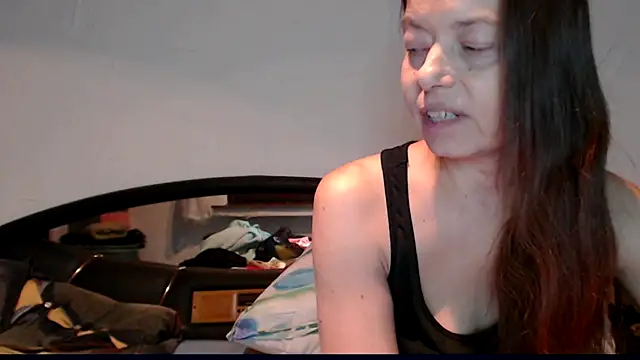 Snapshot of SexySarah177 chatting on 12-02-24, 09:28 SexySarah177 online show from 12-02-24, 09:28