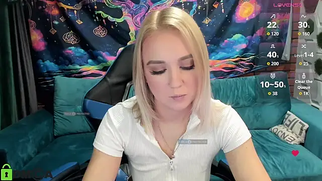 CrystalGirl99 online show from 11-19-25, 07:52