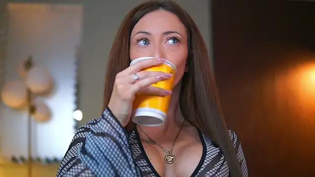 MayaHipnoteyes online show from 10-22-25, 06:18