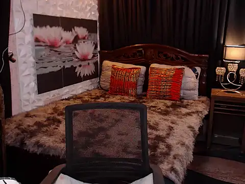 Snapshot of WILDROXIE chatting on 02-08-26, 12:14 WILDROXIE online show from 02-08-26, 12:14