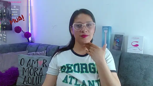 Snapshot of Alana_steel_1 chatting on 04-29-26, 04:11 Alana steel 1 online show from 04-29-26, 04:11