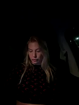 Chloemillerrxx online show from 09-27-25, 08:58