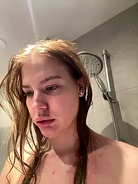 Chloemillerrxx online show from 01-08-26, 05:26