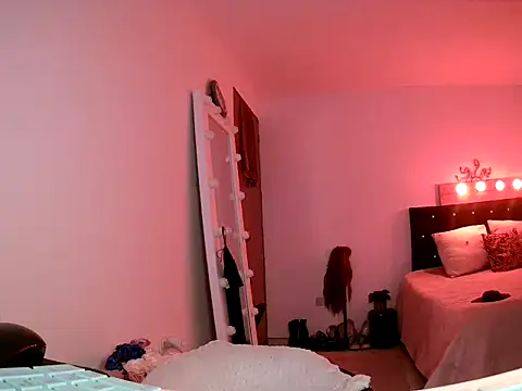 Miamourkendalls online show from 09-08-25, 11:04