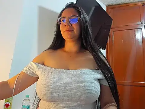 Snapshot of Danilua_ chatting on 11-15-25, 01:14 Danilua online show from 11-15-25, 01:14