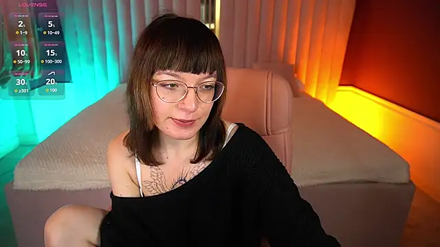 Pixie Peachh online show from 10-16-25, 01:23
