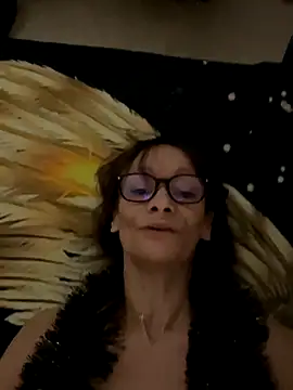 Chris06d22xh online show from 12-17-25, 09:10