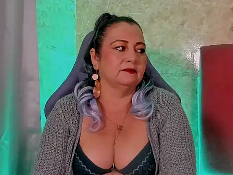 PalomaLombardi online show from 11-20-25, 08:08