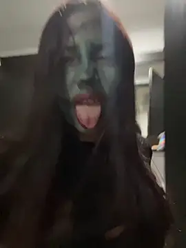 LisaGoddes online show from 10-13-25, 03:39