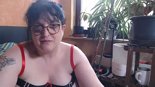 ladyfrombonn online show from 05-14-26, 02:13