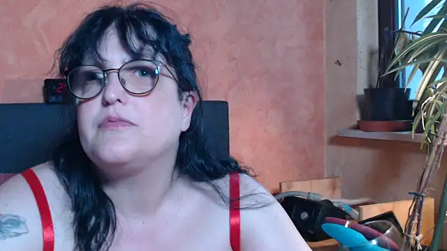 ladyfrombonn online show from 05-15-26, 06:37