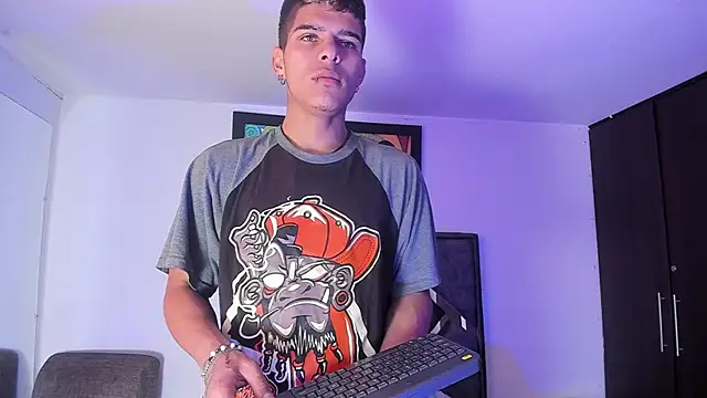 wyatt 3 online show from 11-08-25, 12:27