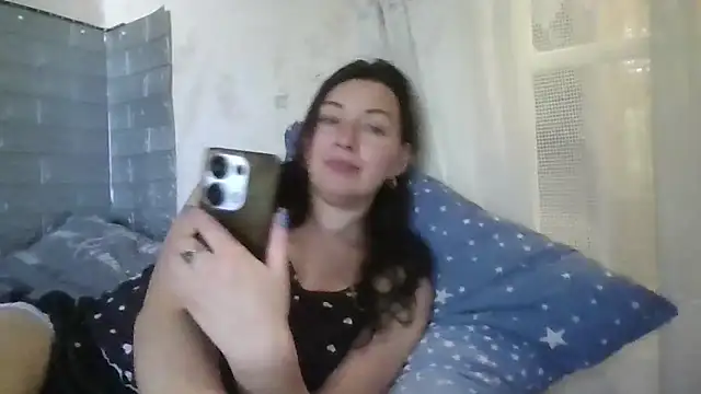 Snapshot of DanaNeon chatting on 05-21-26, 10:22 DanaNeon online show from 05-21-26, 10:22