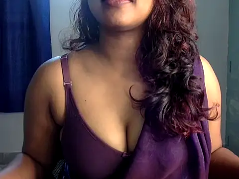 Hot-Honey20 online show from 10-20-25, 07:42