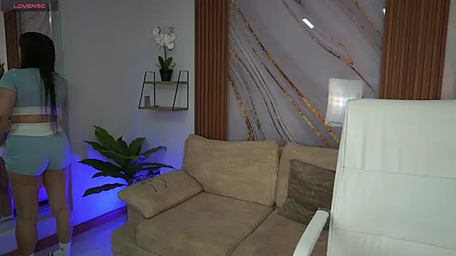 MilaCrave online show from 10-01-25, 11:49