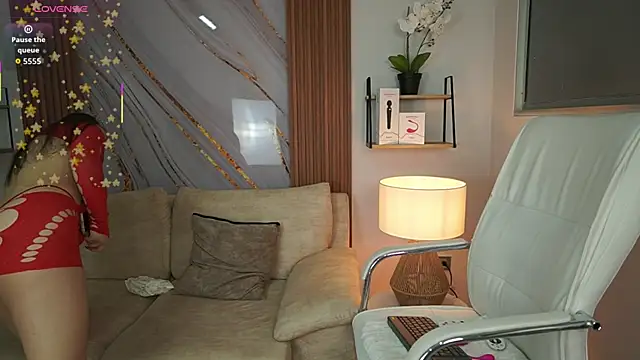 MilaCrave online show from 10-03-25, 11:40