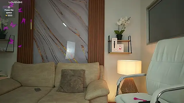 MilaCrave online show from 10-11-25, 11:42