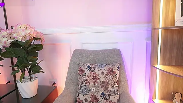 MilaCrave online show from 04-09-26, 11:37