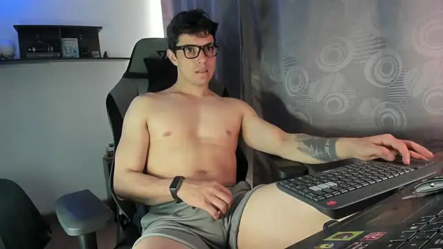 Snapshot of yourfavoriteboy__ chatting on 09-21-25, 04:41 yourfavoriteboy online show from 09-21-25, 04:41