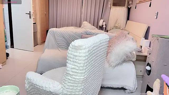 Y2Luvk online show from 10-28-25, 09:28