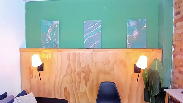 halleylorens online show from 04-01-26, 12:06