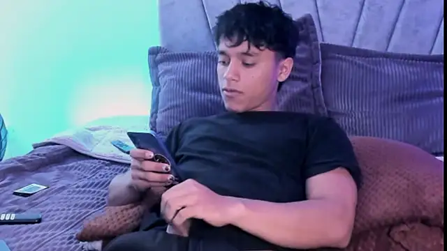 ZYZZ1312 online show from 11-13-25, 04:28