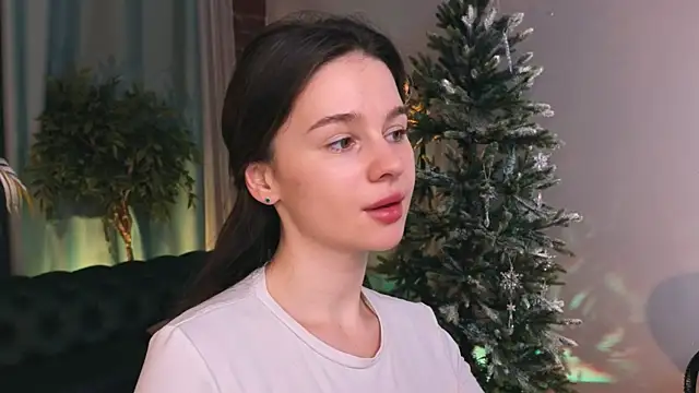 Olivia Farrell online show from 12-05-25, 01:09