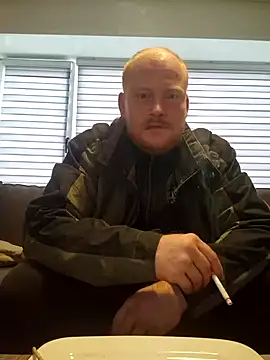 svenni2525 online show from 10-13-25, 09:31