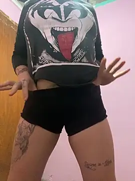 Snapshot of agathahoty chatting on 10-28-25, 10:34 agathahoty online show from 10-28-25, 10:34