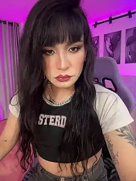 paula boom online show from 12-16-25, 03:44