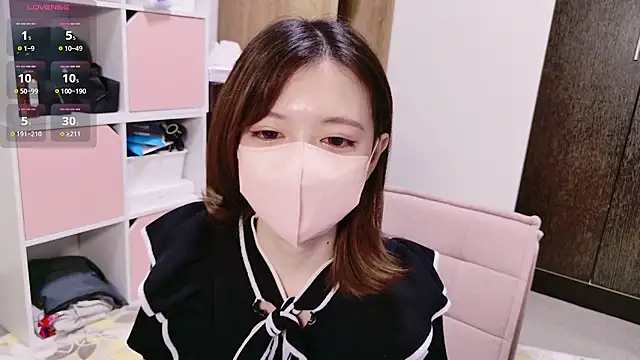 Azusa DoMybest online show from 04-12-26, 06:07