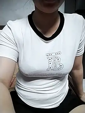 Mie rose online show from 10-18-25, 01:34