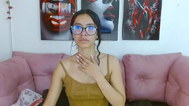 Miahotcs1 online show from 04-18-26, 03:49