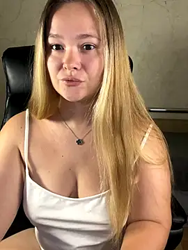 Snapshot of CaramelleSugar_ chatting on 09-21-25, 05:25 CaramelleSugar  online show from 09-21-25, 05:25