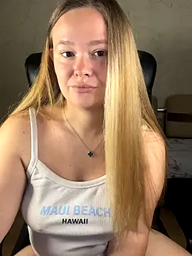 Snapshot of CaramelleSugar_ chatting on 10-05-25, 04:49 CaramelleSugar  online show from 10-05-25, 04:49